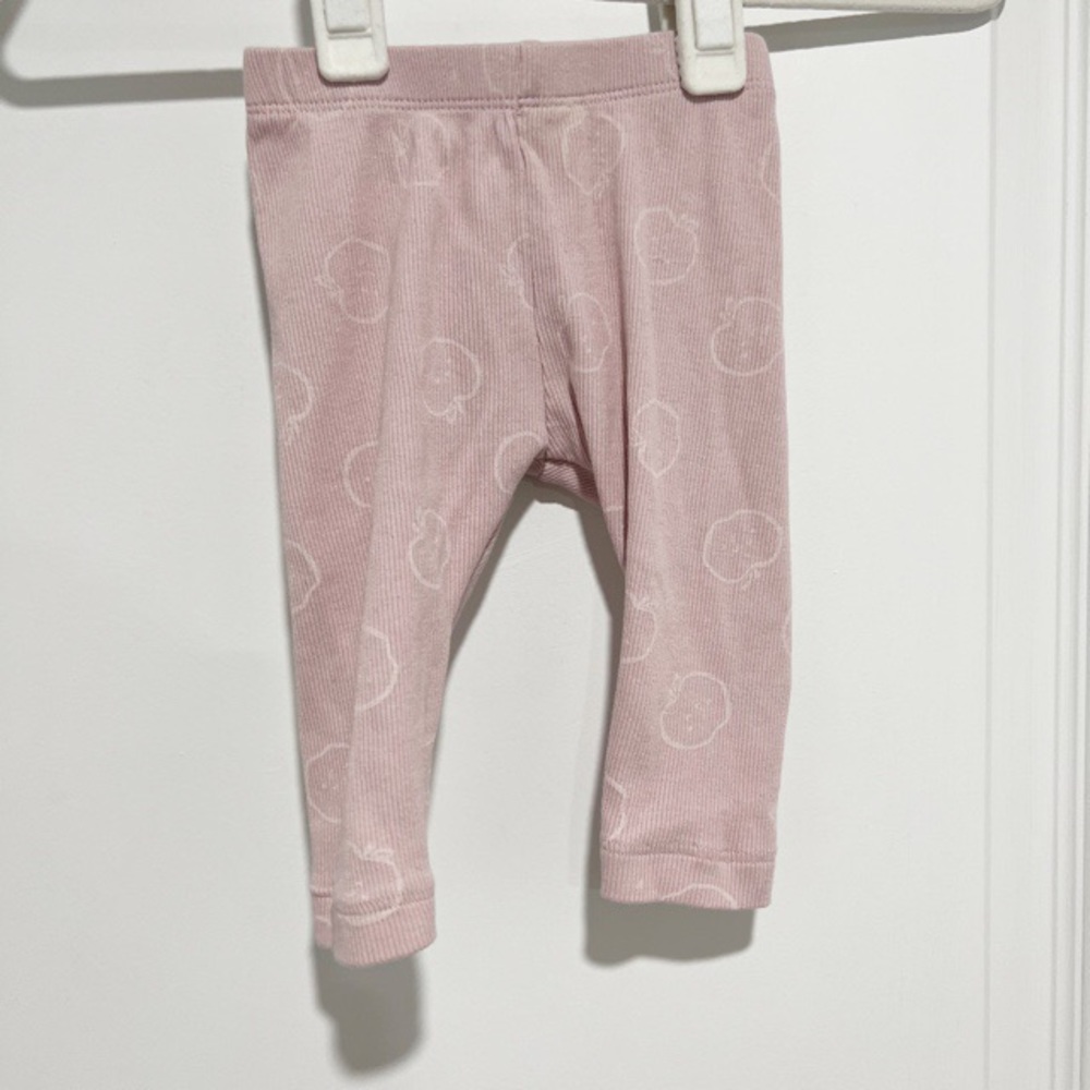 EUC Zara Kids Ribbed Apple Leggings 1-3 months